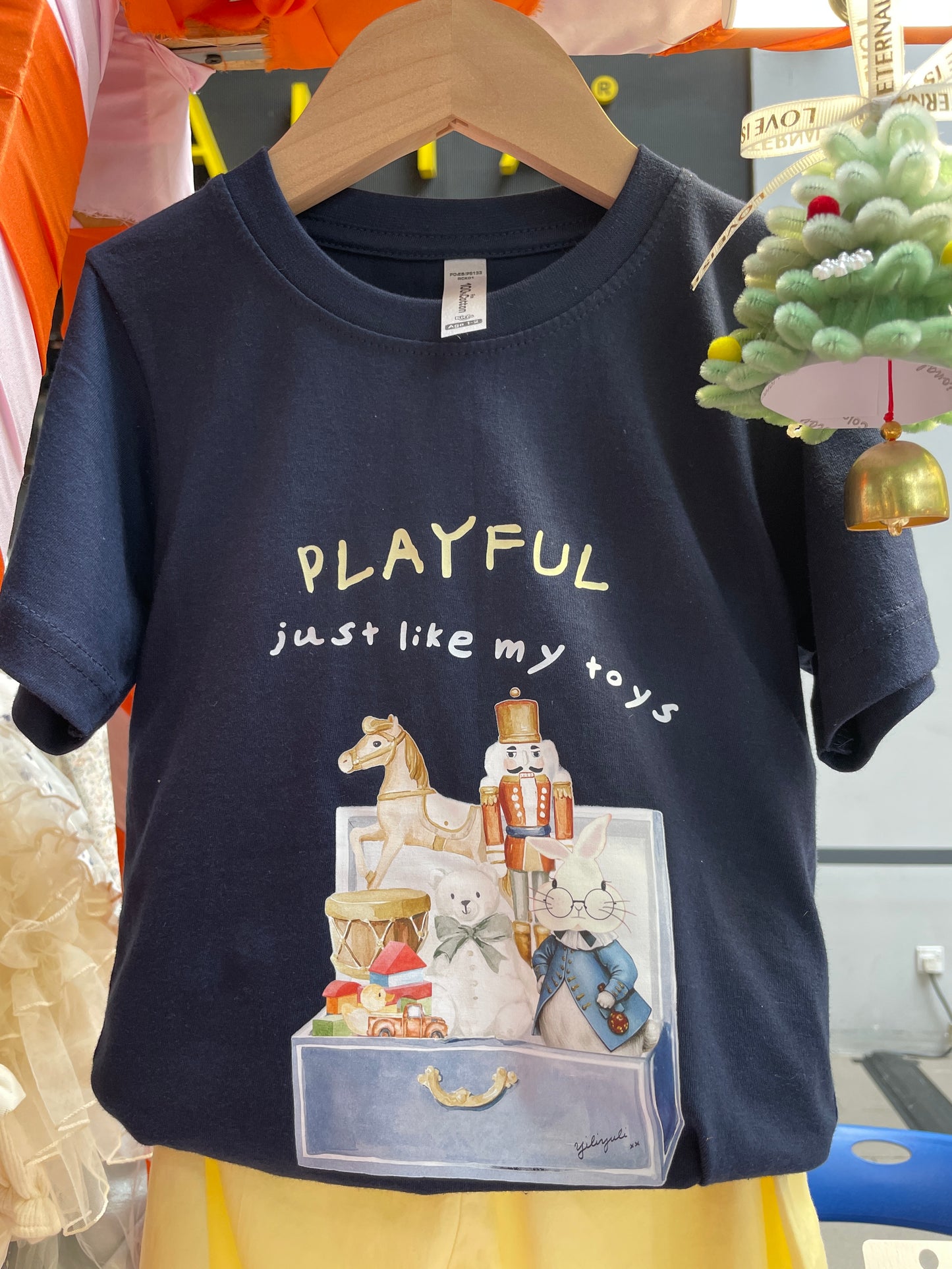 Yiliyuli Christmas Edition Tee in Blue